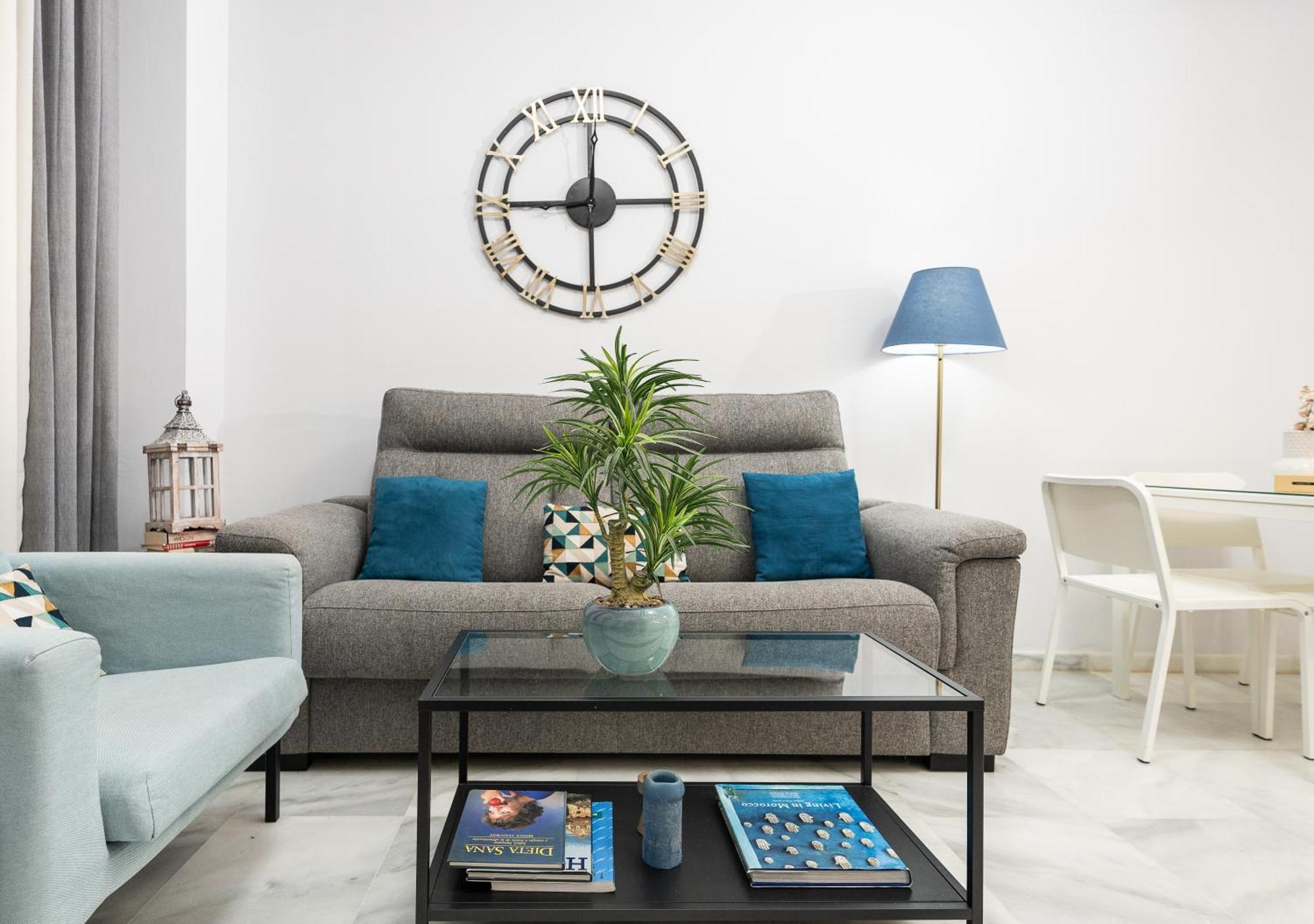 Apartamento Triana Deluxe Con Patio Privado Sevilla Eksteriør billede