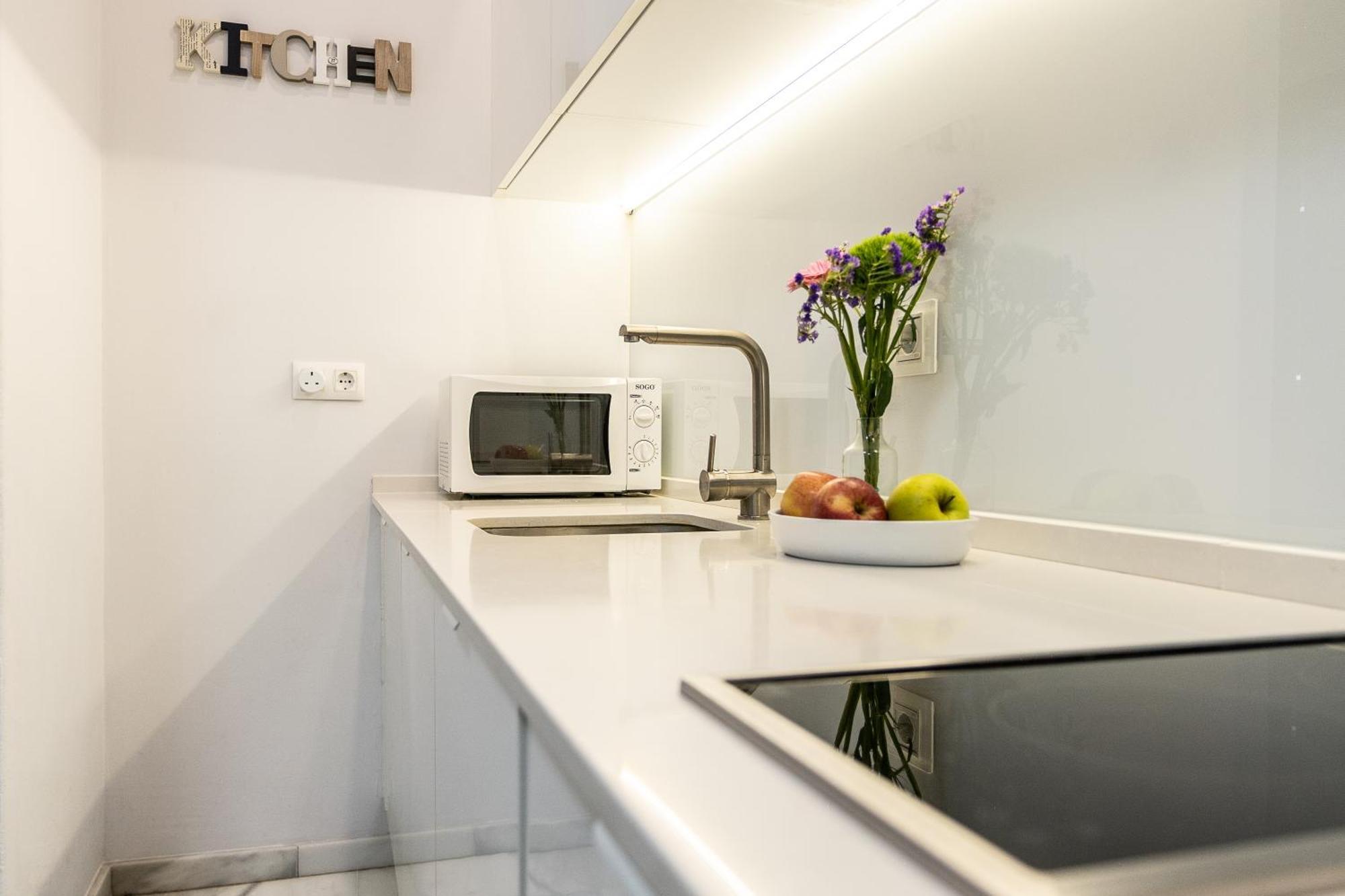 Apartamento Triana Deluxe Con Patio Privado Sevilla Eksteriør billede